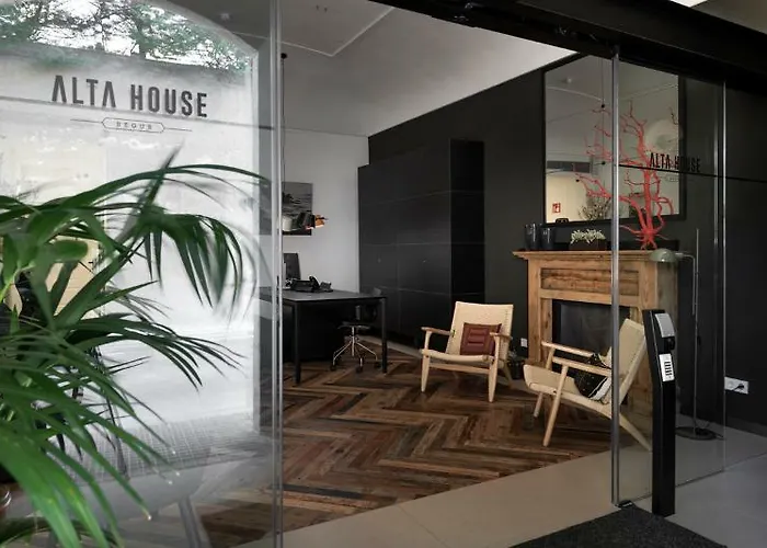Alta House 4 Vents Апартаменты *